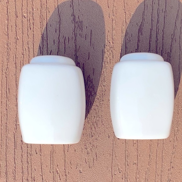 🆕PAMPERED CHEF PORCELAIN SALT & PEPPER #3112 NWT! - Picture 3 of 8